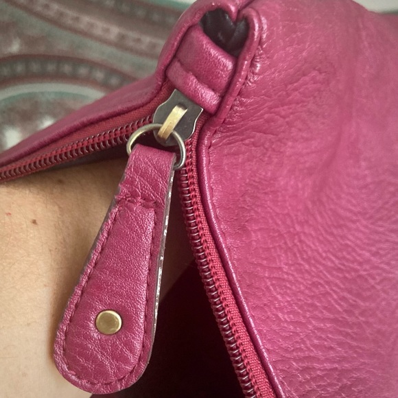 Free People large vegan faux leather reversible raspberry white tote shoulderbag - Picture 16 of 16